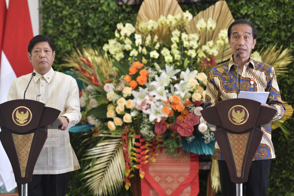 Presiden Jokowi dan Presiden Marcos Jr memberikan Pernyataan Pers Bersama di Istana Kepresidenan Bogor, Jawa Barat (Foto: Humas Setkab/Rahmat) - Image