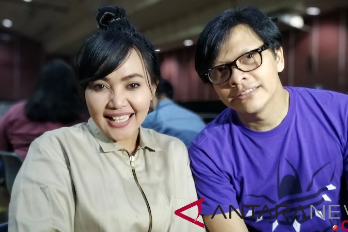 Pasangan selebritas Armand Maulana dan Dewi Gita (ANTARA News/Anggarini Paramita) - Image