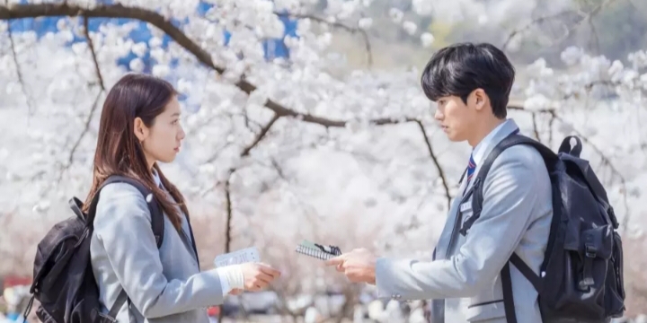 Reuni 10 Tahun Setelah drama Heirs, Park Hyung Sik dan Park Shin Hye akan beradu akting di Doctor Slump. Sumber foto: Soompi - Image