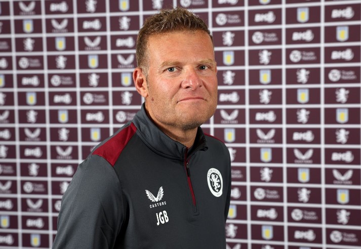 Mantan pelatih Persebaya Surabaya, Josep Gombau, resmi diperkenalkan tim Liga Inggris, Aston Villa, sebagai pelatih tim U-21. - Image