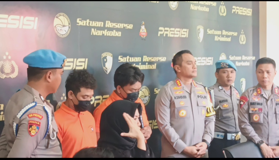 Polisi menangkap dua orang warga yang ikut melakukan kekerasan kepada Syaiful Jamil. (Istimewa) - Image
