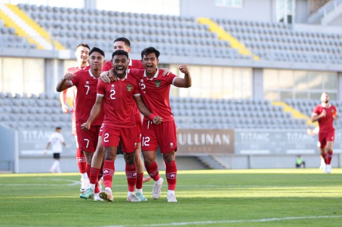 OPTIMISTIS: Pratama Arhan (kanan) optimistis bisa memberikan yang terbaik untuk Timnas Indonesia di Piala Asia 2023. (PSSI) - Image