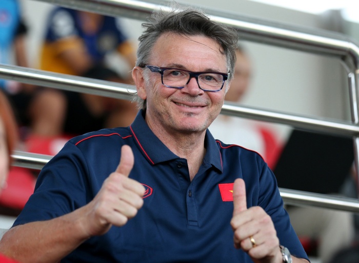 BERPRESTASI: Philippe Troussier diharapkan mampu membawa tuahnya ketika membesut Jepang ke Vietnam di Piala Asia 2023. (Vietnamnet.vn) - Image