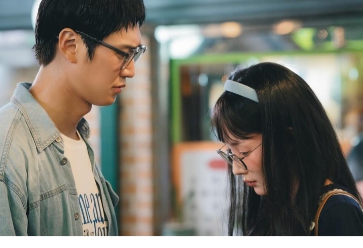 Marry My Husband Bagikan Potongan Gambar Kisah Park Min Young dan Na In Woo di Episode Selanjutnya. (Sumber Foto: Soompi) - Image