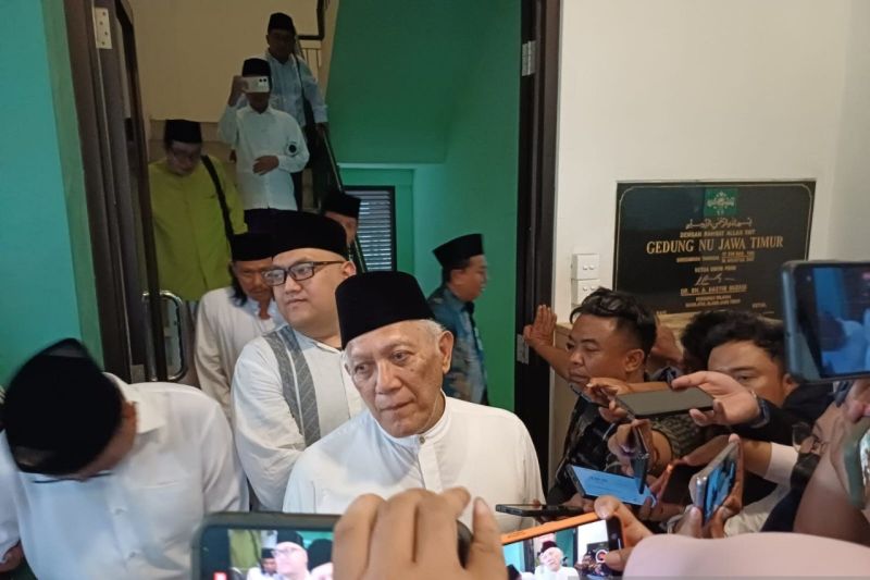Pj. Ketua Pengurus Wilayah Nahdlatul Ulama Jawa Timur KH. Abdul Hakim Mahfudz alias Gus Kikin. - Image