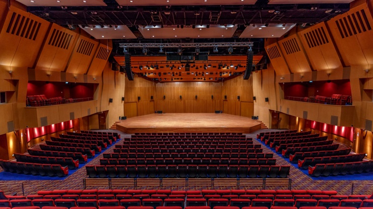 Gedung Pertemuan Singapura merupakan monumen nasional dan menjadi rumah masa kini bagi Singapore Chinese Orchestra (SCO) - Image