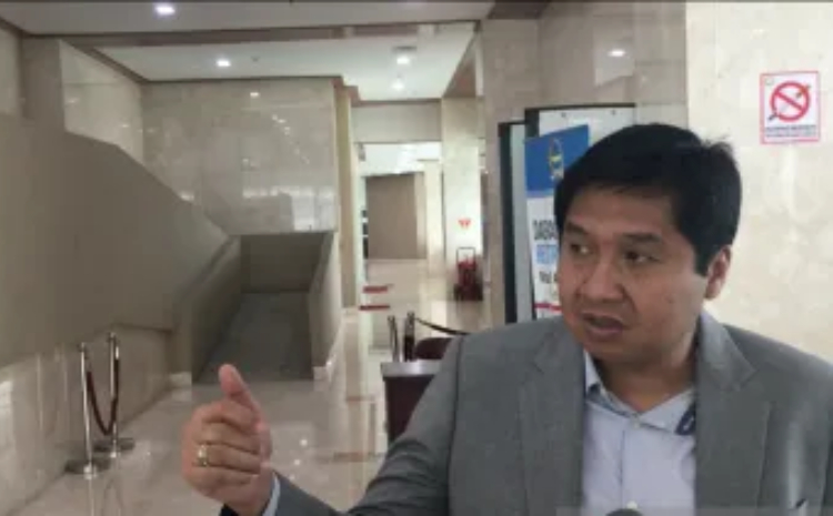 Mantan Kader PDIP Maruarar Sirait saat setelah rapat paripurna DPR di Jakarta pada 30 September 2019 di Jakarta./Abdu Faisal/ANTARA - Image