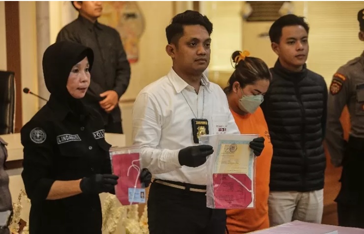 Kasat Reskrim Polresta Sleman AKP Riski Adrian mengungkapkan kasus penyekapan dalam jumpa pers di Mapolresta Sleman. - Image