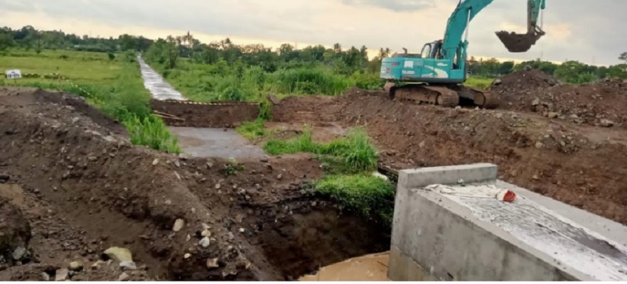 Penampakan konstruksi box culvert dan box jalan dalam proyek pembangunan Tol Jogja-Solo Paket 2.2. - Image