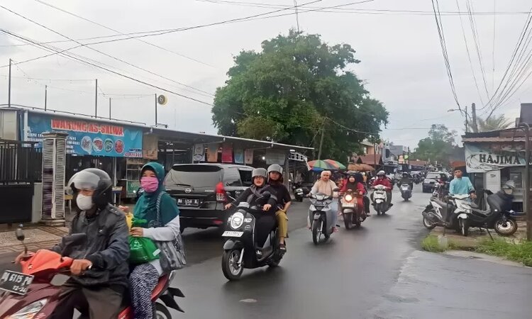 Kawasan Kelurahan Kemuning yang akan dibangun trotoar (FOTO: FADLAN ZAKIRI/RADAR BANJARMASIN) - Image