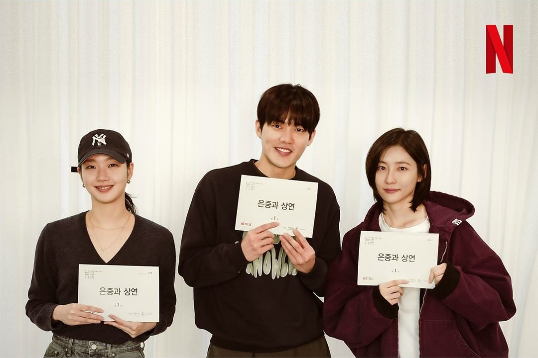Aktor asal Korsel Kim Go Eun, Kim Gun Woo, dan Park Ji Hyun. Sumber foto: Instagram / @netflixkr - Image