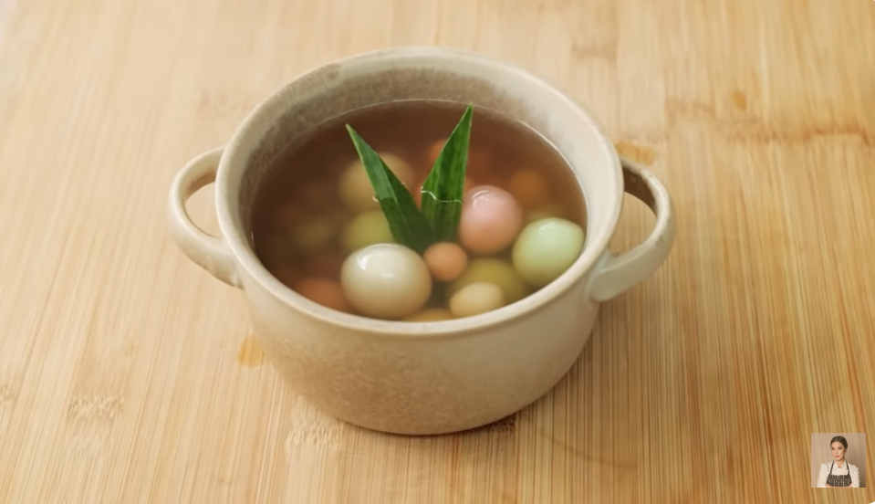 Resep wedang ronde jahe ala Devina Hermawan./Tangkap layar Youtube Devina Hermawan - Image