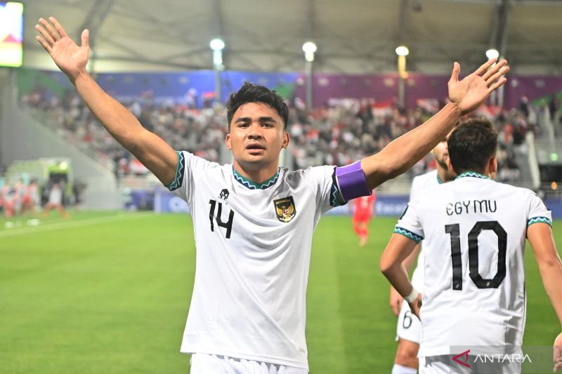 Pesepak bola Timnas Indonesia Asnawi Mangkualam berselebrasi usai mencetak gol ke gawang Vietnam pada laga kedua penyisihan grup D Piala Asia 2023. - Image