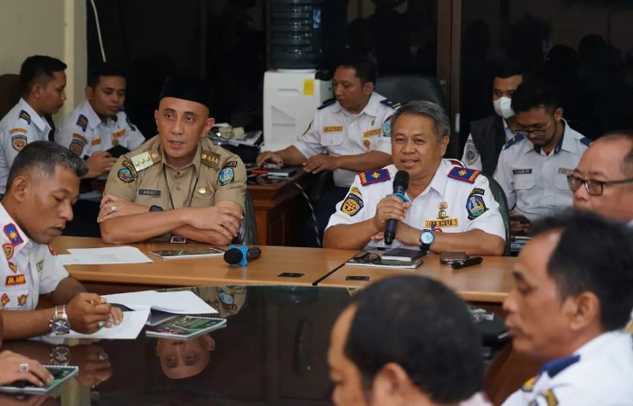 rapat koordinasi yang membahas terkait persiapan launching perluasan Rute Bus Trans Jawa Timur koridor V dengan rute Bangkalan-Surabaya yang dilaksanakan pada hari Senin (15/1)./bangkalankab. - Image