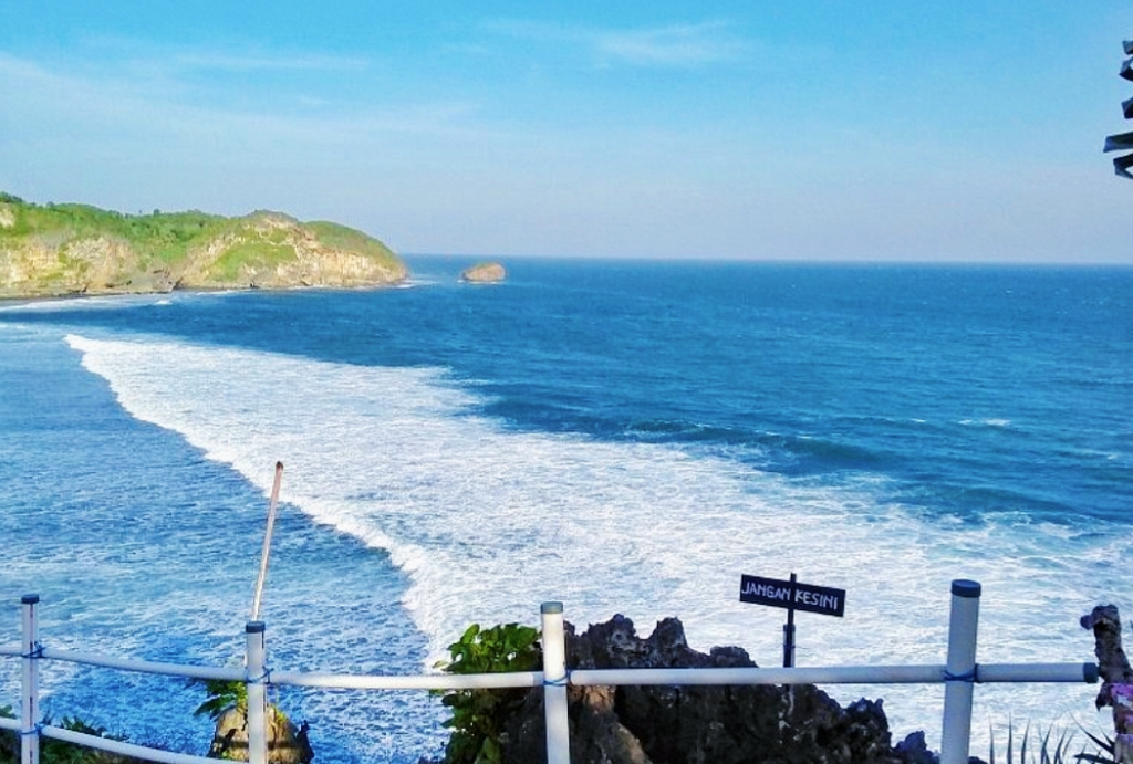 Pantai Drini di Yogyakarta (tripadvisor) - Image
