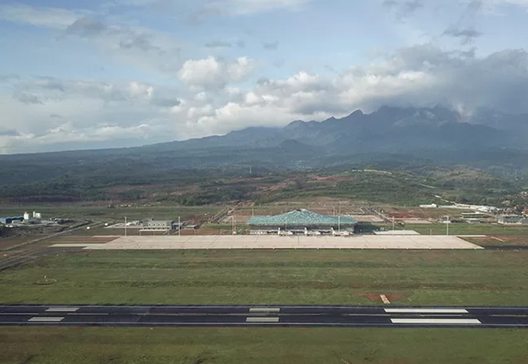 Proyek fisik Tol Kediri - Tulungagung akses ke Bandara Dhoho rencananya akan digarap awal Februari ini. Namun lahan yang akan dikerjakan masih jauh dari kata siap. (Dok Radar Kediri) - Image
