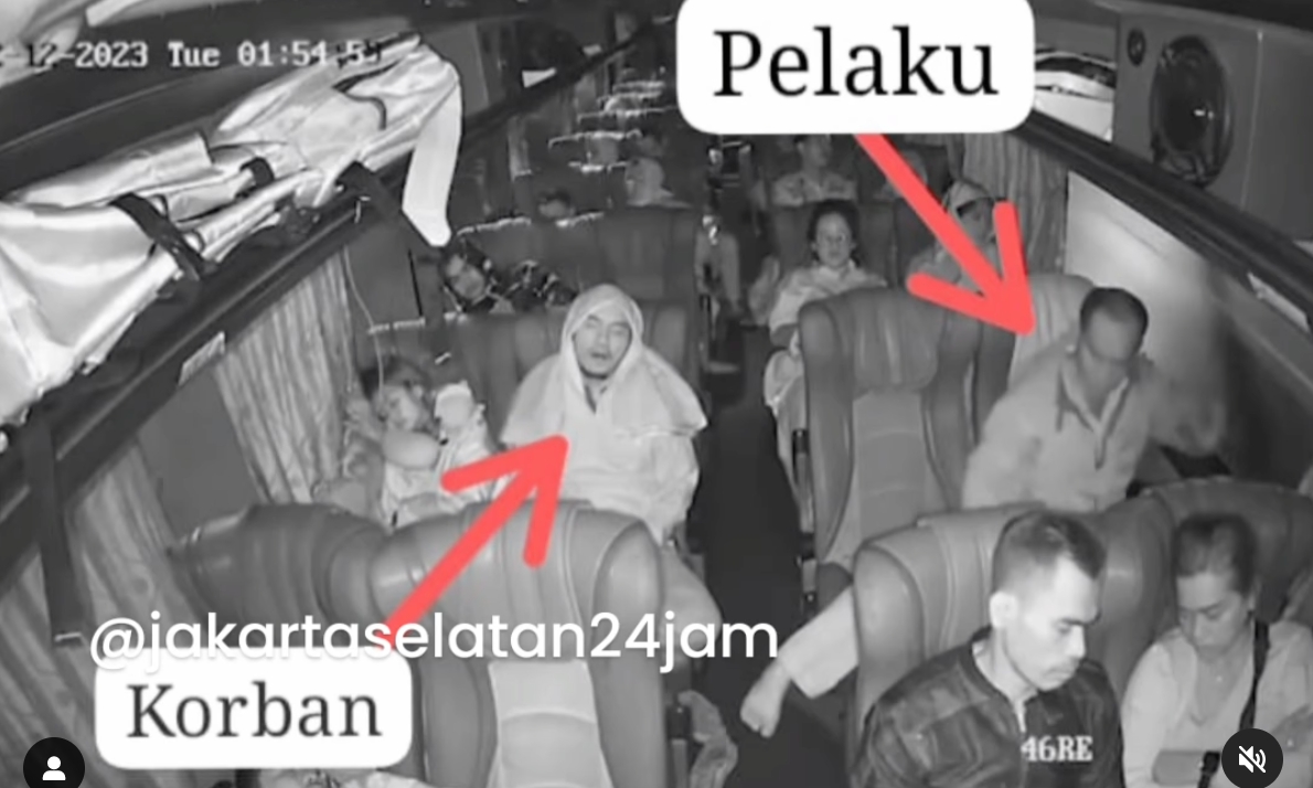 Video CCTV aksi pencurian di bus./Instagram/@jakartaselatan24jam - Image