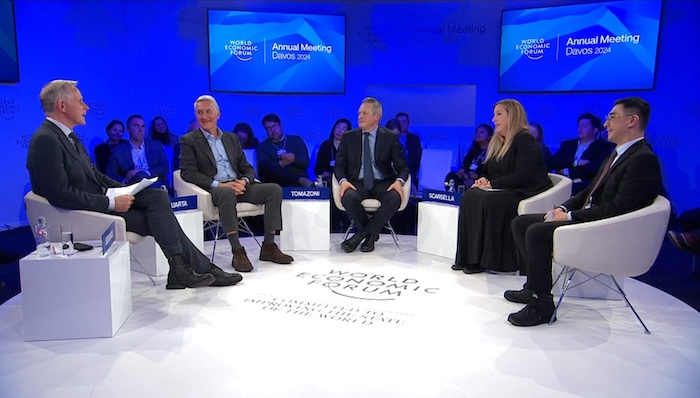 Direktur PT Indofood Sukses Makmur Tbk, Axton Salim (paling kanan) saat hadir dalam World Economic Forum (Forum Ekonomi Dunia) ke-54 yang berlangsung sejak 15-19 Januari 2024 di Davos, Swiss. - Image