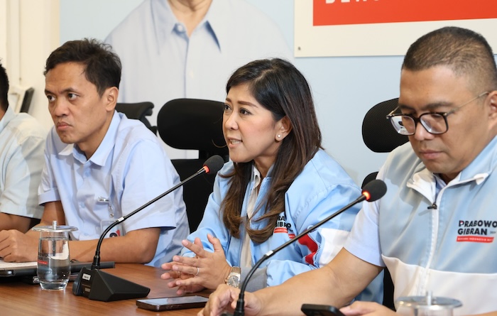 Ketua Komisi I DPR RI yang juga politisi Partai Golkar, Meutya Hafid menjelaskan soal pernyataan Jokowi soal Presiden boleh kampanye. - Image