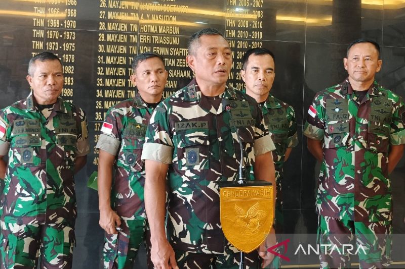 Pangdam XVII Cenderawasih Mayjen TNI Izak Pangemanan menegaskan Yusak Sondegau adalah anggota KKB yang saat penyerangan dan penembakan di Sugapa membawa senjata api jenis SS 1. - Image