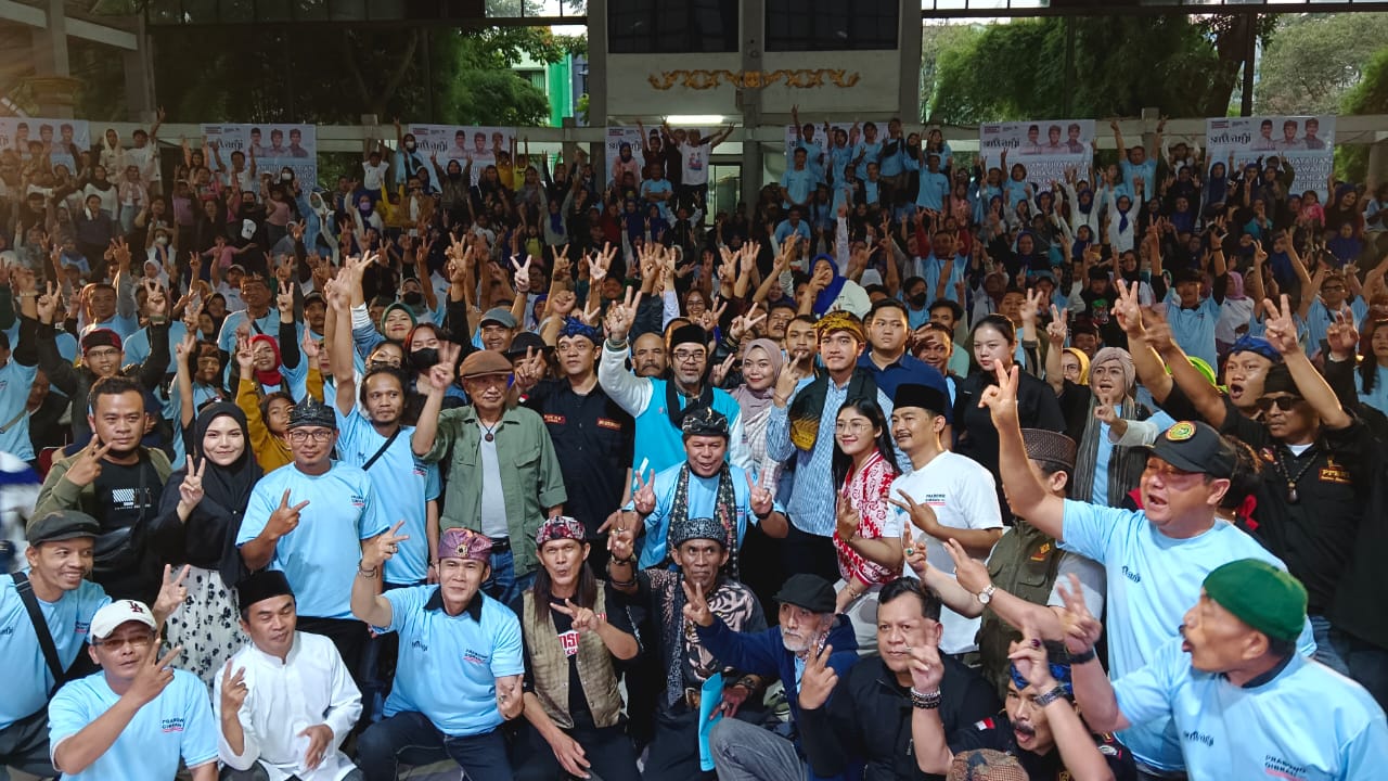 Helaran budaya di Jawa Barat, turut dihadiri langsung oleh Kaesang Pangarep, Ketua Umum PSI. (Istimewa) - Image