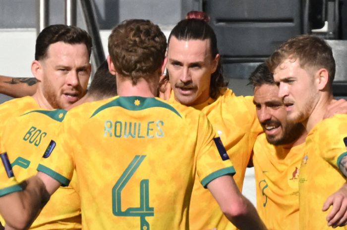AUSTRALIA UNGGUL: Jackson Irvine ketika melakukan selebrasi setelah mencetak gol pertama Australia ke gawang Timnas Indonesia. (AFC) - Image