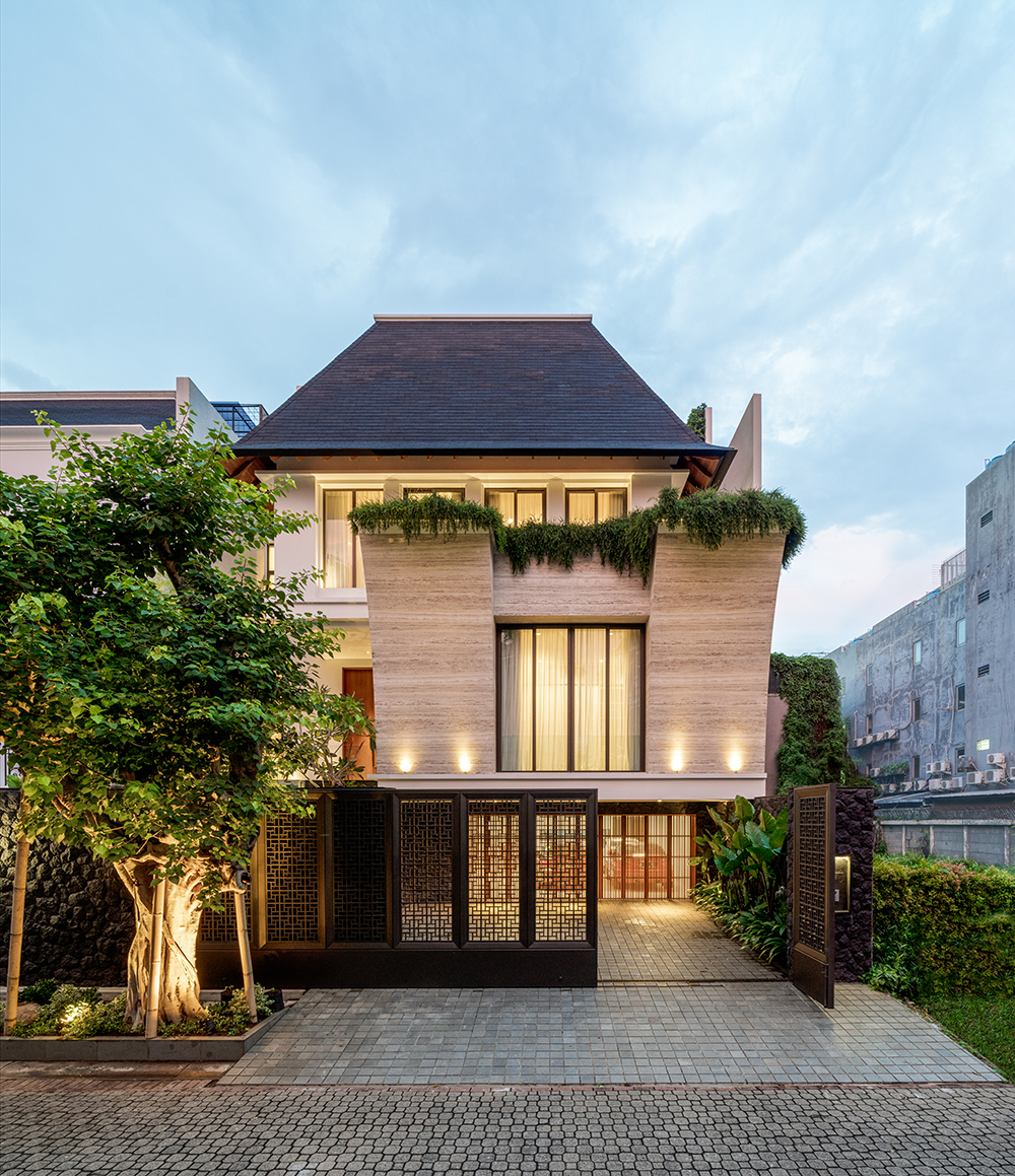 ATAP LIMAS: Penggunaan bagian paling atas dari fasad yang tampak unik itu dioptimalkan sebagai ruang produktif.