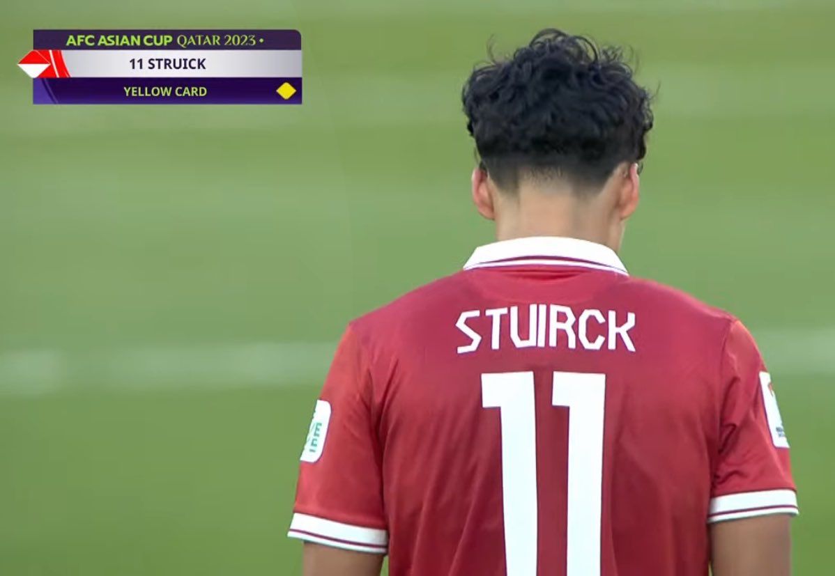 Nama Rafael Struick menjadi sorotan di babak kedua, karena nama pada jersey yang ia pakai namanya salah tulis. - Image