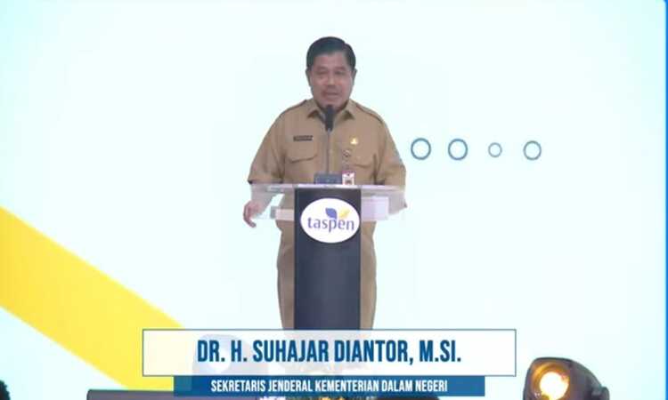 Kemendagri sebut 10 persen PNS masih masuk kategori miskin dan berhak terima zakat. - Image