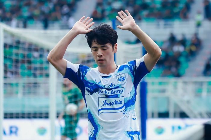 TANPA SELEBRASI: Taises Marukawa jadi mimpi buruk Persebaya Surabaya di depan ribuan Bonek yang hadir di Stadion Gelora Bung Tomo. (Tim Media PSIS) - Image