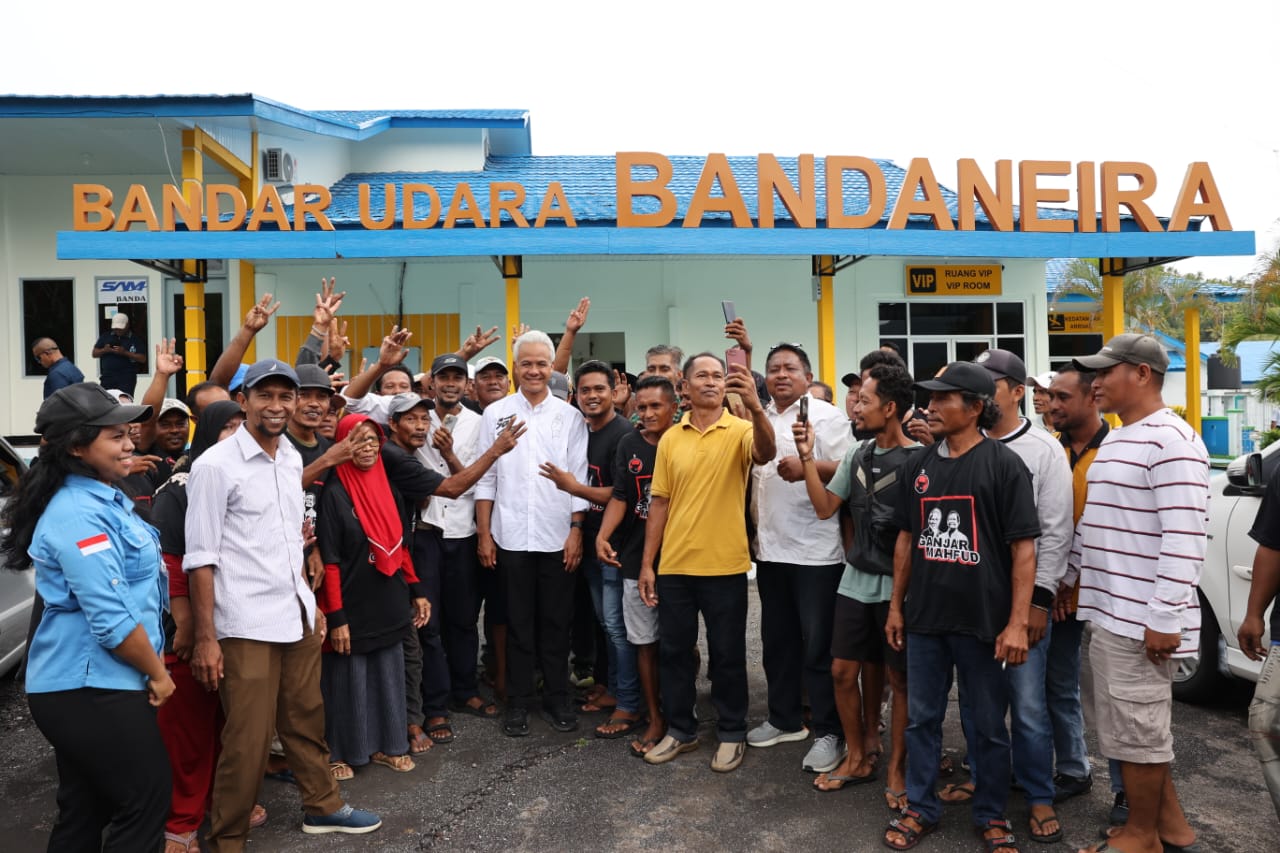 Calon presiden nomor urut tiga, Ganjar Pranowo di Banda Neira, Maluku Tengah, Selasa (30/1). - Image
