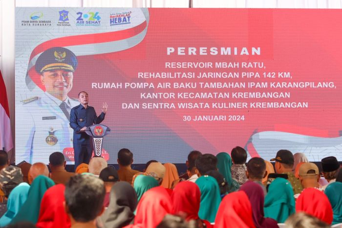 Wali Kota Surabaya Eri Cahyadi meresmikan beberapa proyek PDAM Surya Sembada Kota Surabaya, Selasa (30/1). - Image