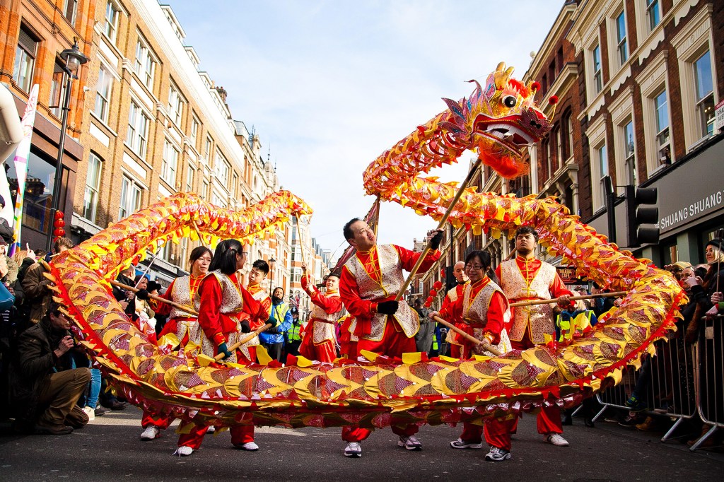 Parade Barongsai di pinggir jalan (Sumber foto : timeforkids.com) - Image