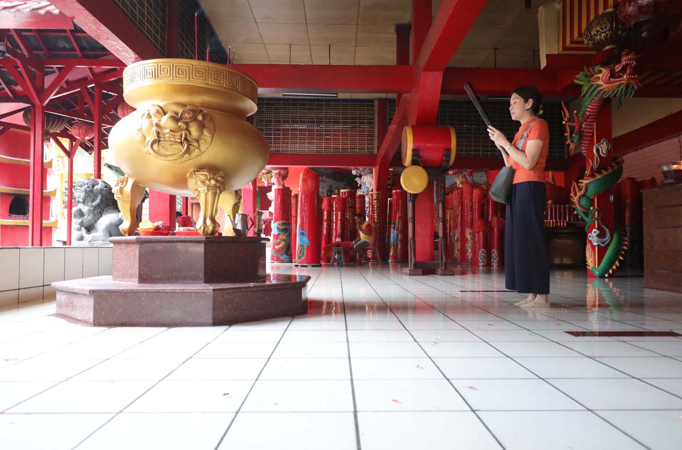 Hujan Deras mengakibatkan Vihara Bahtera Bakti, Jakarta Utara, Tergenang, Rabu (31/1/2024).