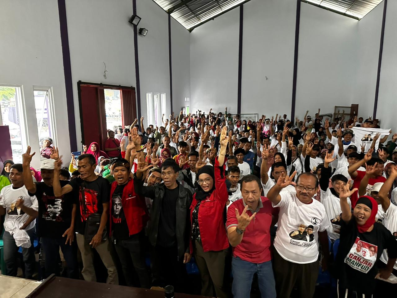Pendukung pasangan calon (paslon) Presiden dan Wakil Presiden, Ganjar Pranowo dan Mahfud MD dari Ciamis, Jawa Barat. (Istimewa) - Image