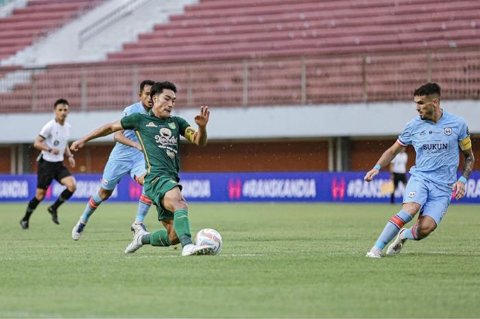 HILANG: Song Ui-young menghilang dari daftar susunan pemain ketika hadapi PSIS Semarang dan berpotensi absen lawan Bhayangkara FC. (Instagram Song Ui-young) - Image