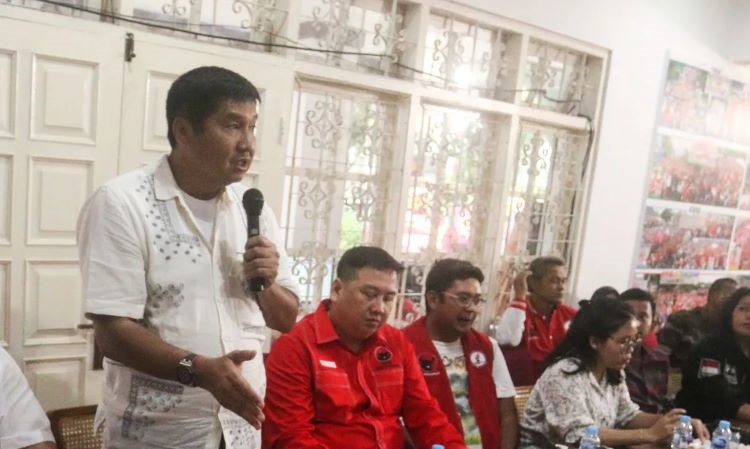 Maruarar Sirait (Baju Putih)/Antara - Image