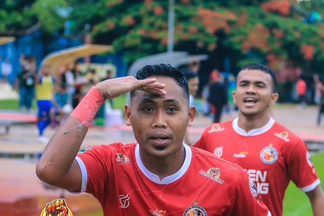 Potret selebrasi gol Ahmad Ihwan./(Instagram/semenpadangfcid) - Image
