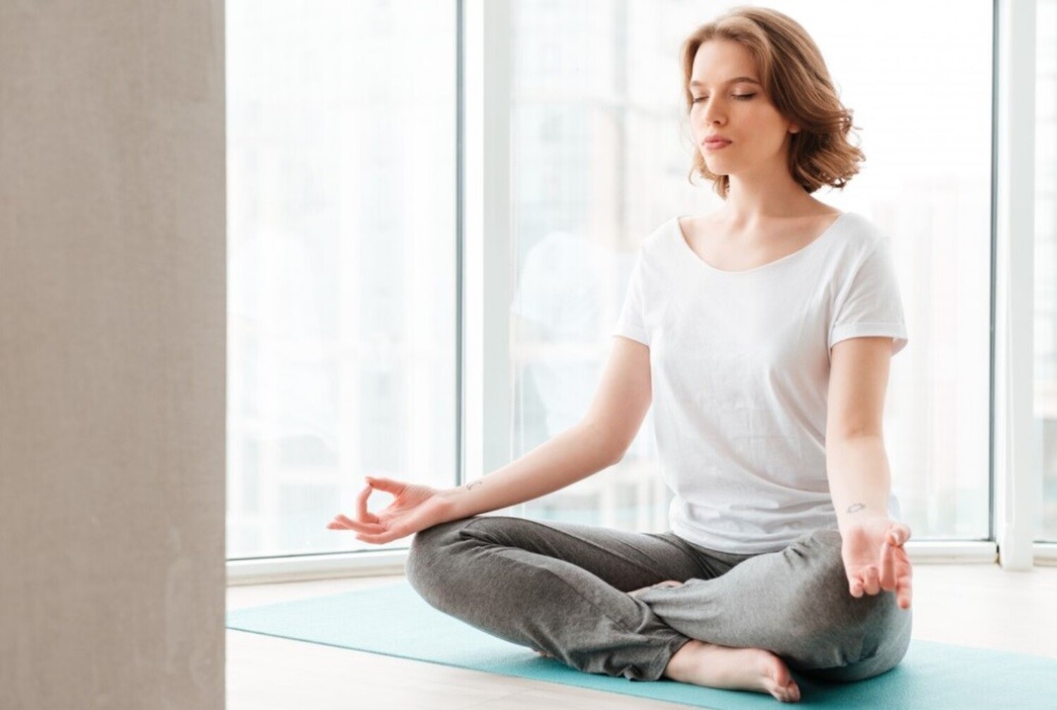 ilustrasi Sukhasana. Sumber foto: Freepik - Image