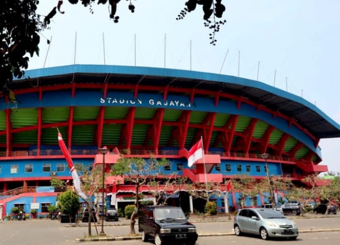 BAKAL DIRENOVASI: Stadion Gajayana mulai menemui titik terang gunakan dana APBN. (Radar Malang) - Image