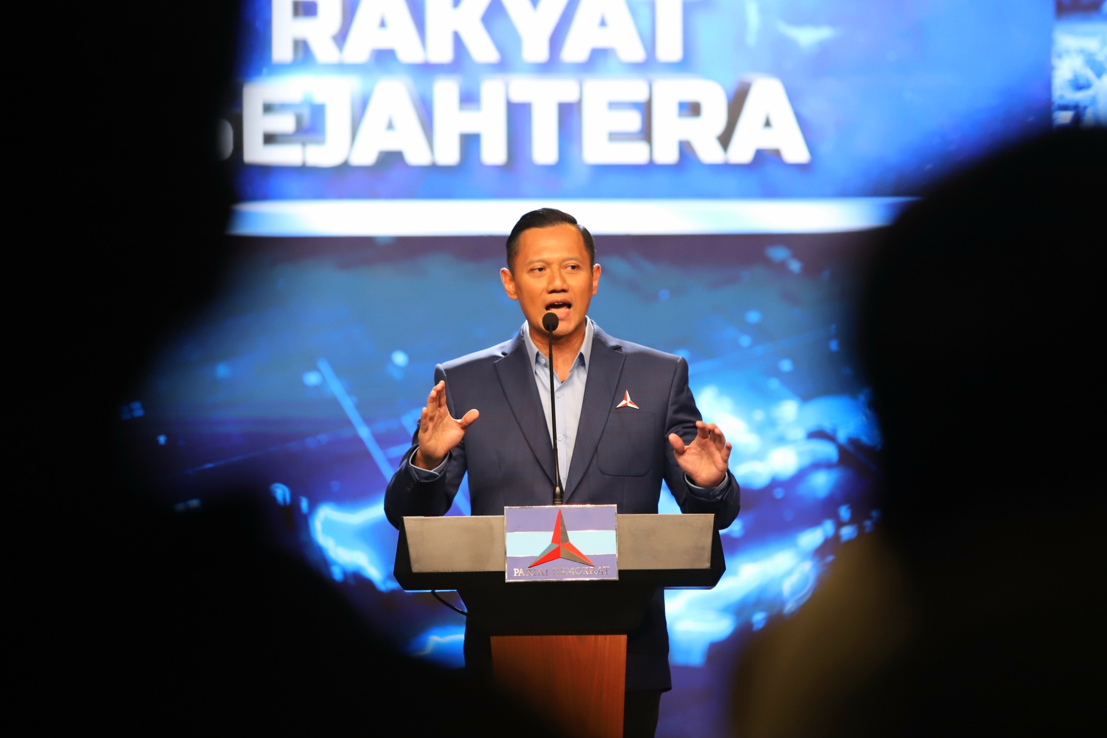 Ketua Umum Partai Demokrat Agus Harimurti Yudhoyono (AHY) menyampikan pidato politiknya di Jakarta, Selasa (6/2/2024). - Image