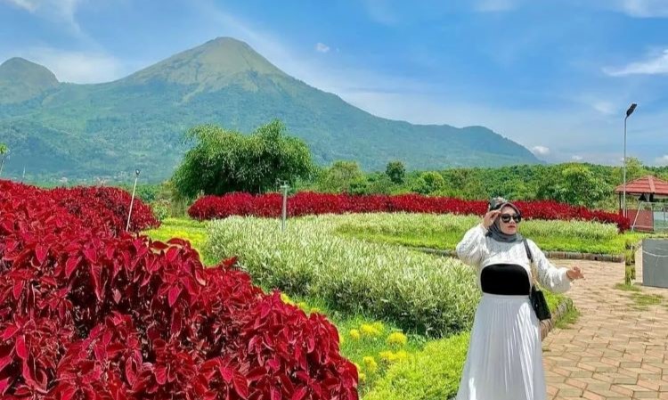 aman pelangi atau rainbow garden Poeteok Soekoe/Dok Radar Madura - Image