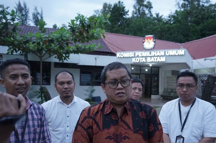 Ketua KPU Provinsi Kepri Indrawan Susilo Prabowoadi. - Image
