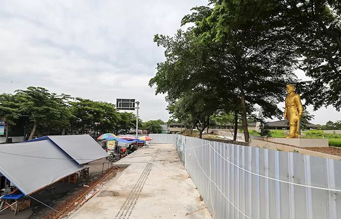 proyek alun alun kota Kediri yang mangkrak (Foto: Wahyu Adji/JPRK) - Image