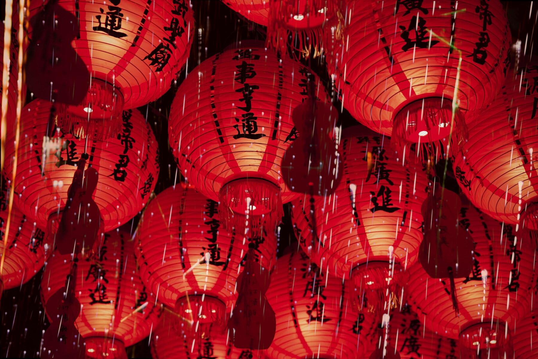 Ilustrasi lampion terkena hujan./(Freepik/hngstrm) - Image