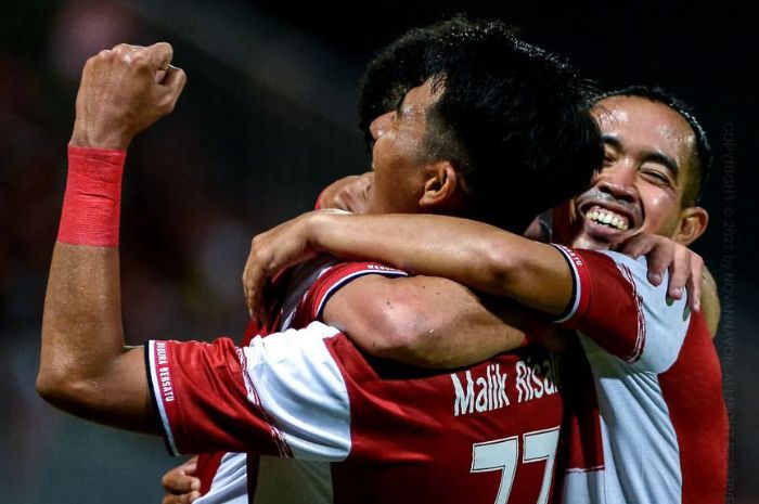 DIKABARKAN JADI INCARAN: Malik Risaldi yang moncer bersama Persela Lamongan dan Madura United dikabarkan diminati oleh Persebaya Surabaya. (Instagram Malik Risaldi) - Image