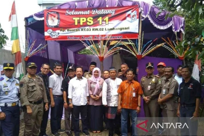 Pemkab Bekasi gelar lomba TPS unik 2024 sebagai upat tingkatkan partisipasi pemilih. / (ANTARA/Pradita Kurniawan Syah). - Image