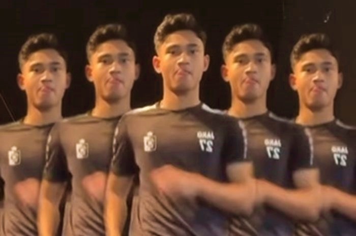 AKSI LUCU: Aksi lucu di video medsos Marselino Ferdinan tuai kritik dan masukan dari netizen. (Instagram PersebayaFans.27) - Image