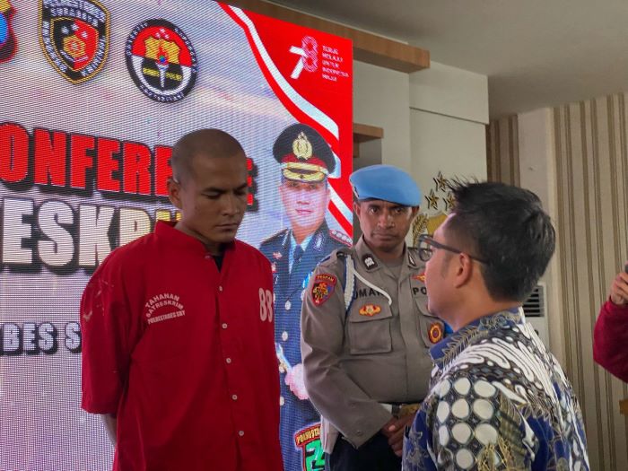 Polrestabes Surabaya menangkap RS yang menyebabkan SRH, bayi 2 tahun 5 bulan meregang nyawa. - Image