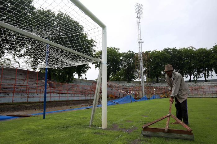 SAKSI SEJARAH: Stadion Gelora 10 November pernah jadi saksi bisu Persebaya Surabaya dilarang tampil di sana ketika Liga Indonesia V berlangsung. (Robertus Risky/Jawa Pos) - Image